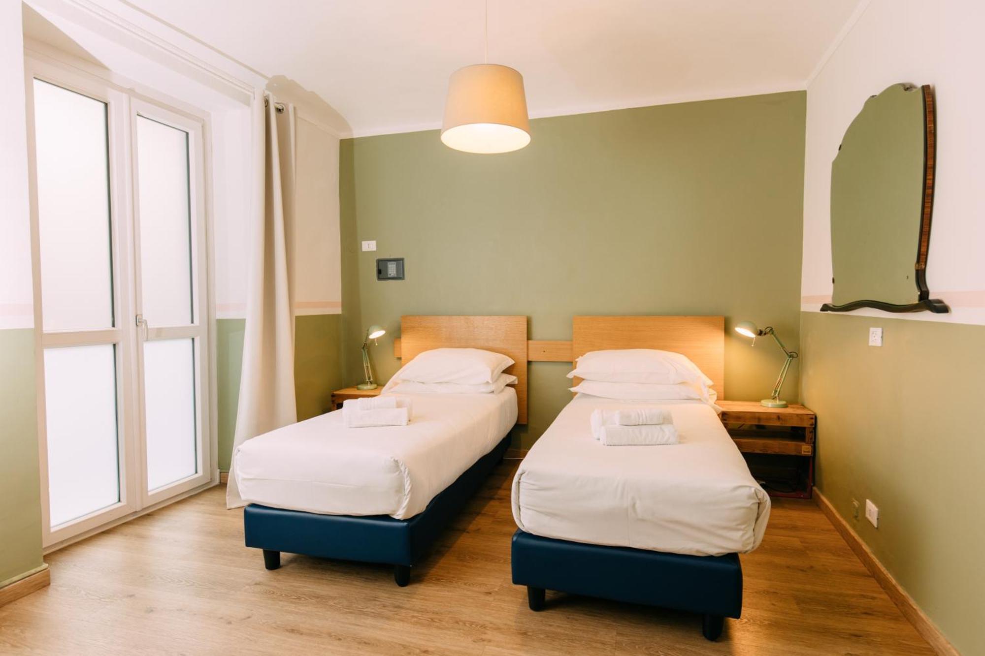 Tomato Urban Retreat Hotel Торино Стая снимка