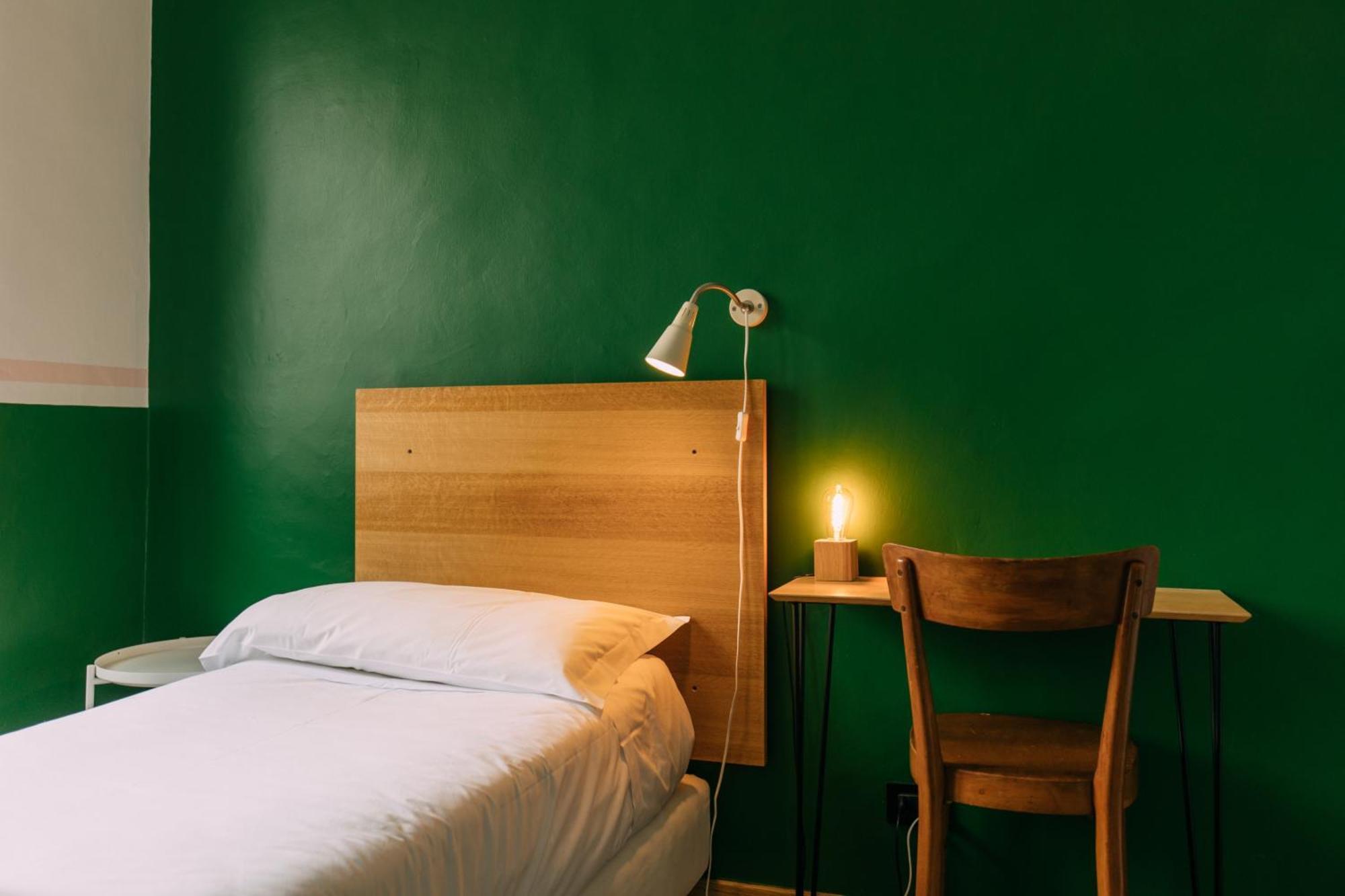 Tomato Urban Retreat Hotel Торино Стая снимка